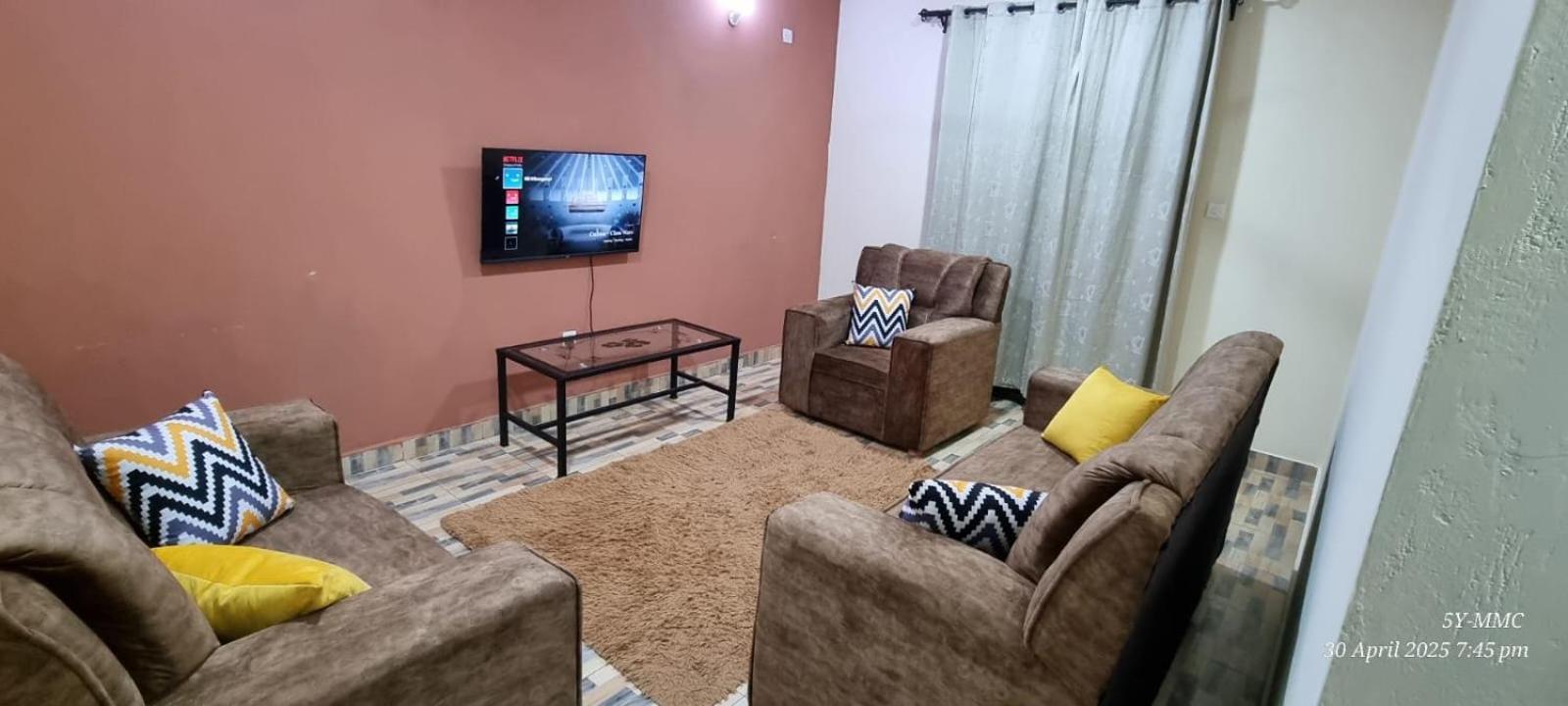 1 Bedroom Fully Furnished Luxurious Apartment Voi Town מראה חיצוני תמונה